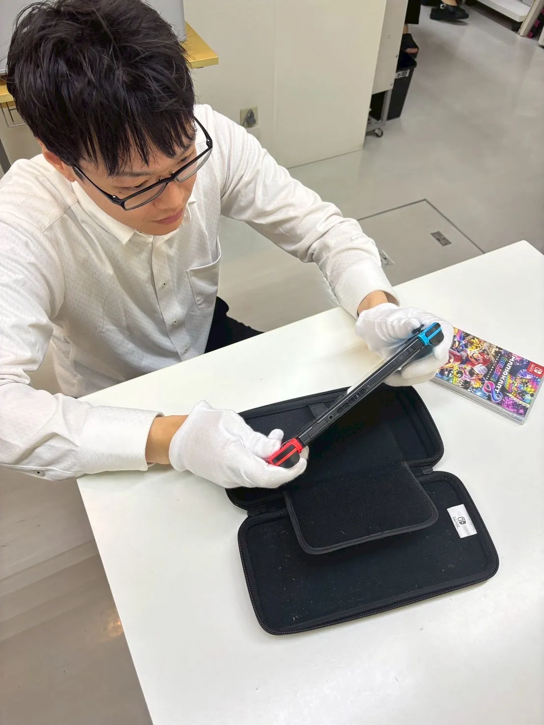 鑑定士の顔画像