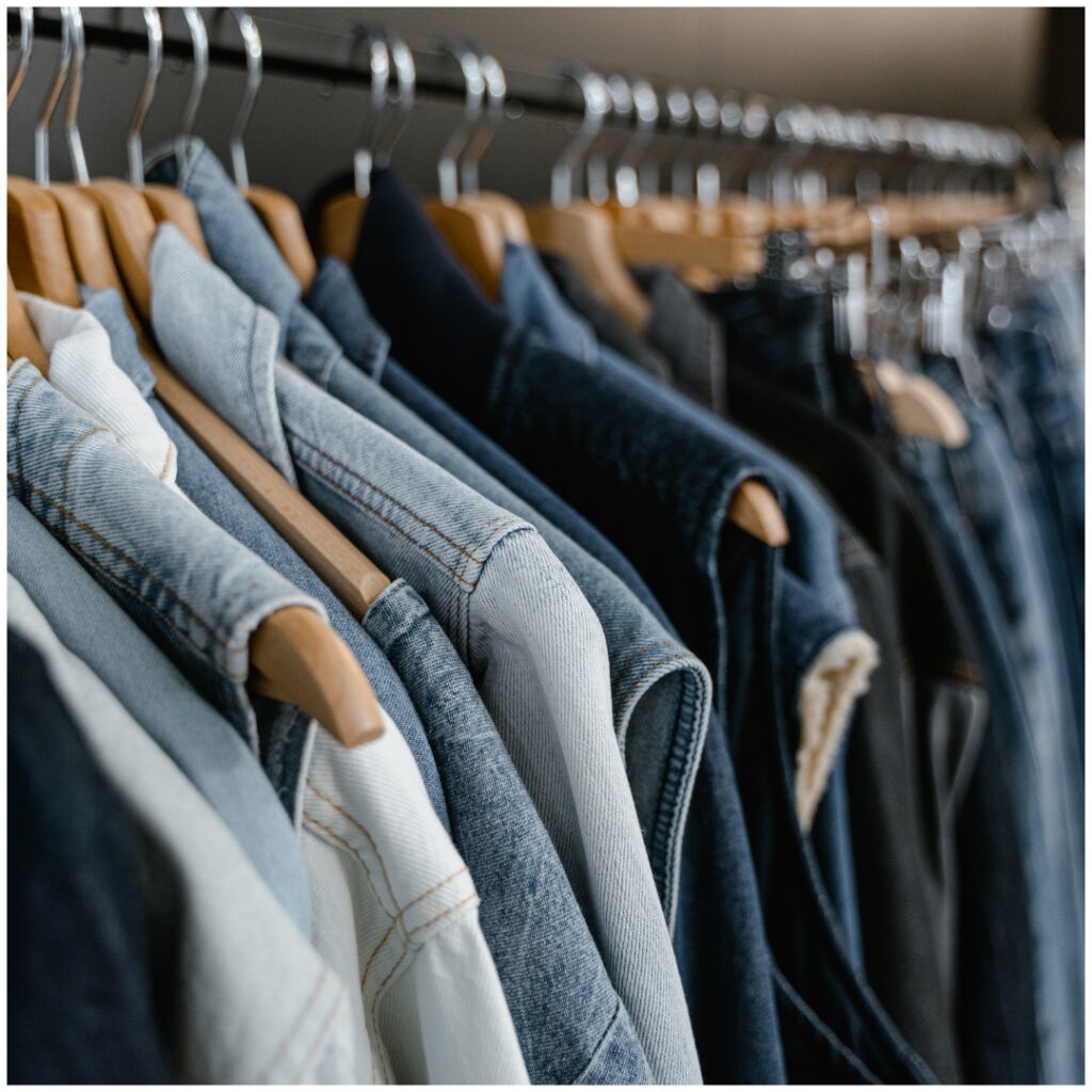 【大阪質屋】 ヴィトンの洋服の買取相場とは？ヴィトンが人気の理由も紹介！