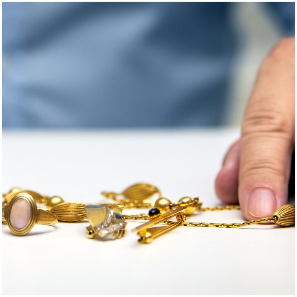 【質屋】お酒以外に質入れできるものとは?