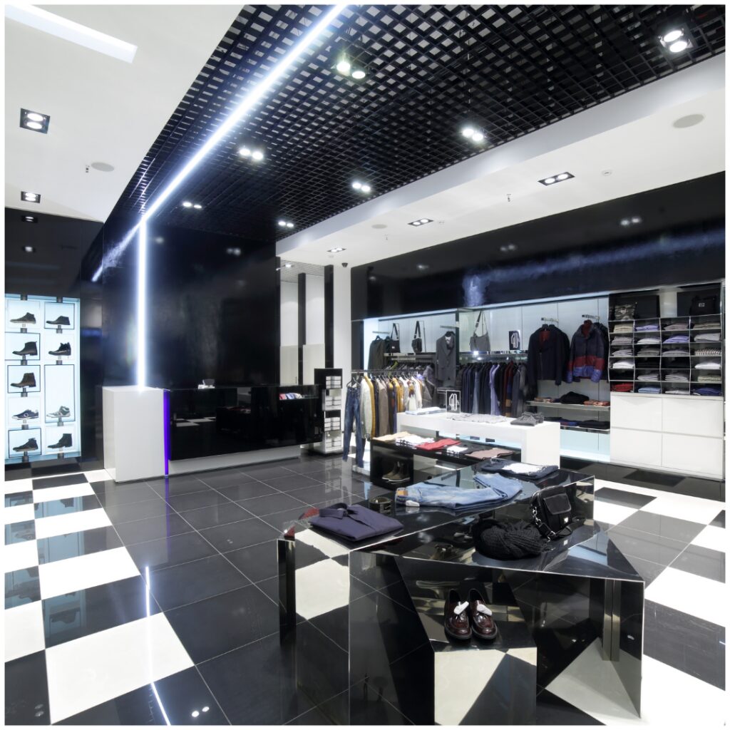 【大阪質屋】 プラダ(PRADA)の洋服の買取相場とは?プラダが人気の理由も紹介!