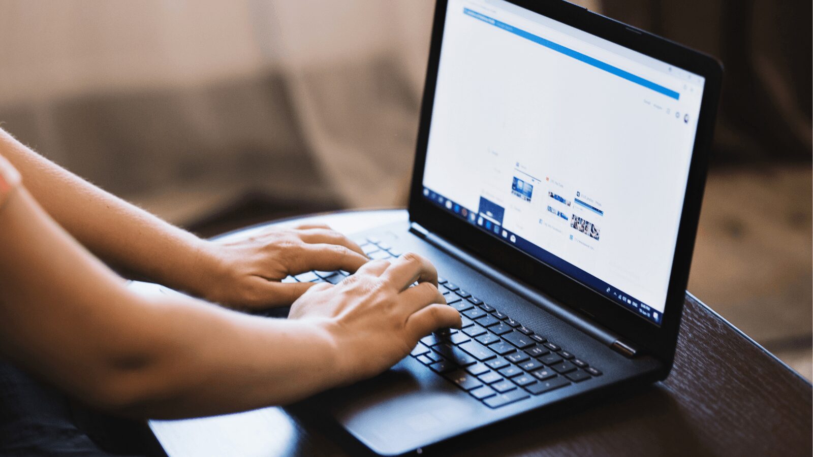 パソコンを高く売るコツは？業者選びや初期化、データ消去の手順も解説