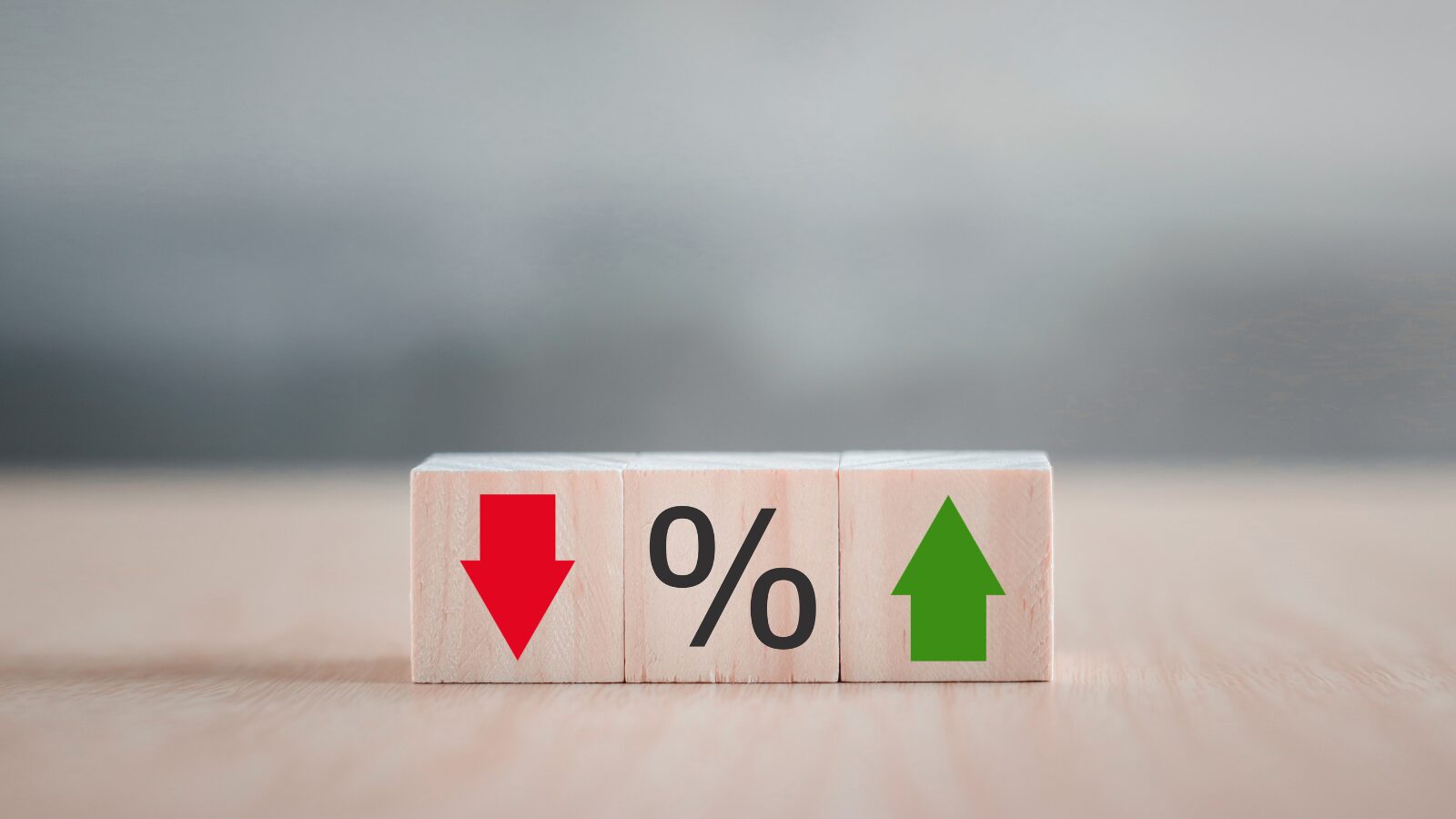 質屋の金利や利息は高い?計算方法や利用するメリット・デメリットまで解説