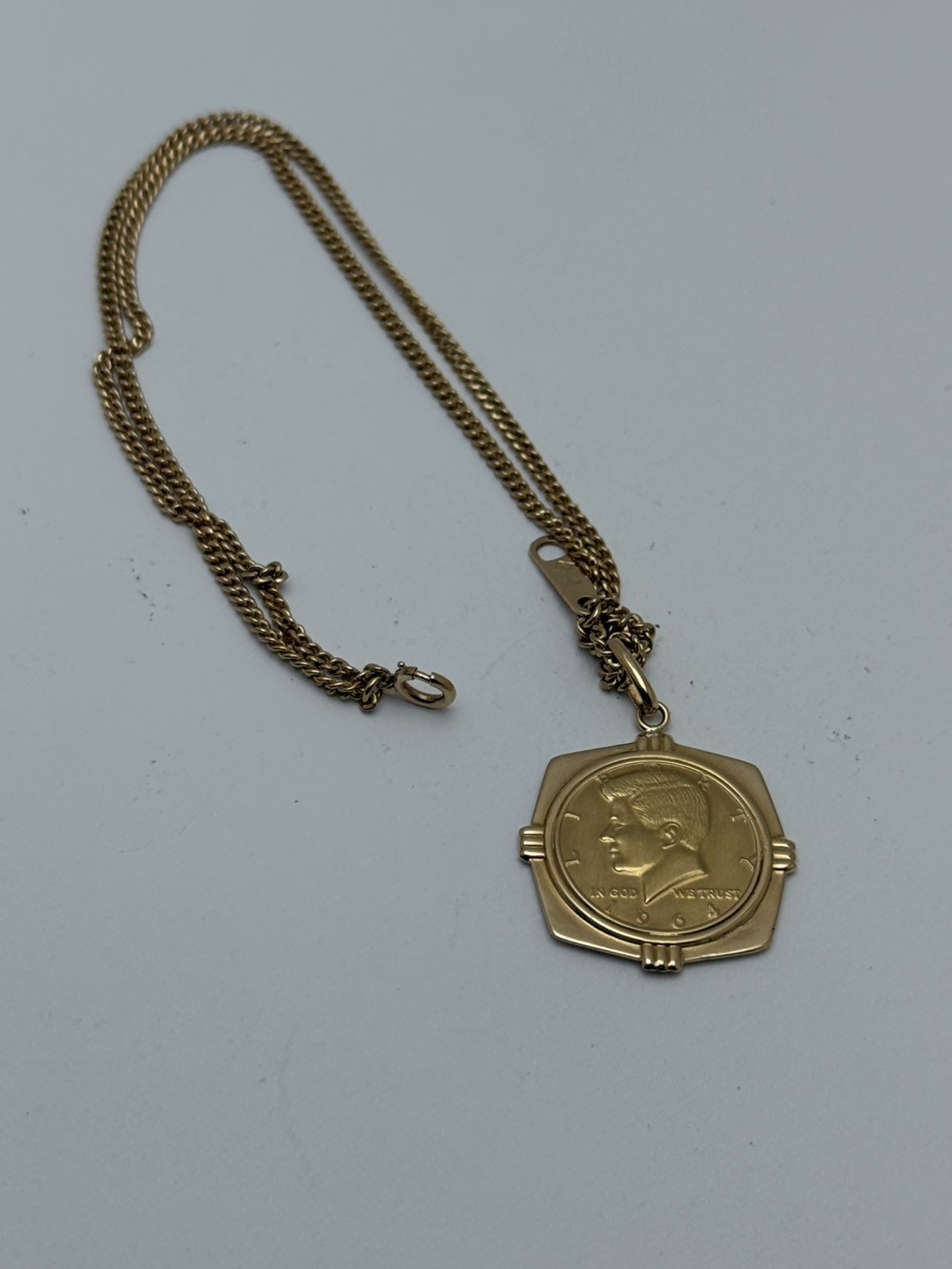 エリザベスコイン付ネックレス
